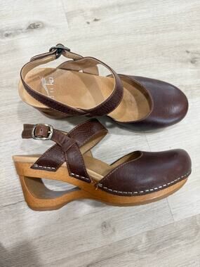 Dansko Taci Brown Leather Cutout Heel Mary Jane Clog Sandals Size 38 7.5 8